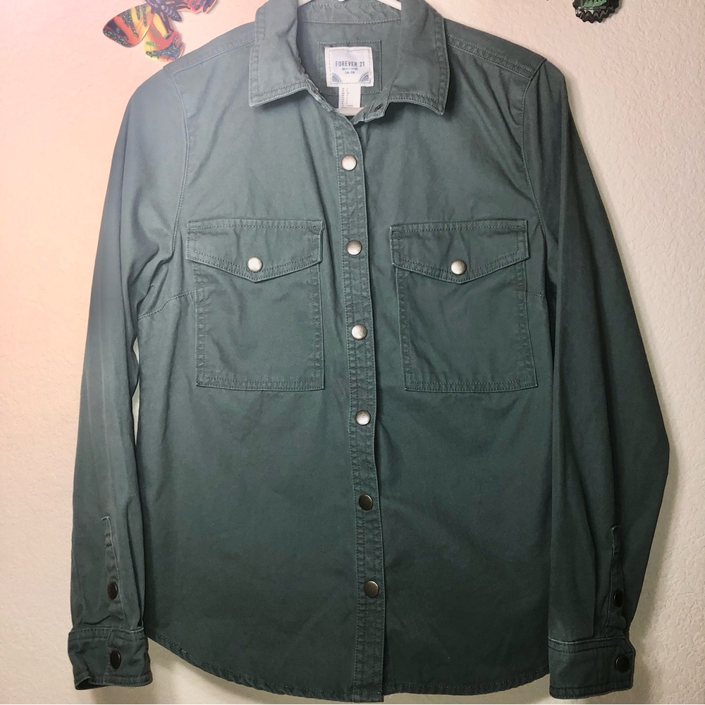 Forever 21 Women’s Green Button Up Shirt/Shacket, Small, NWOT, pet/smoke free
